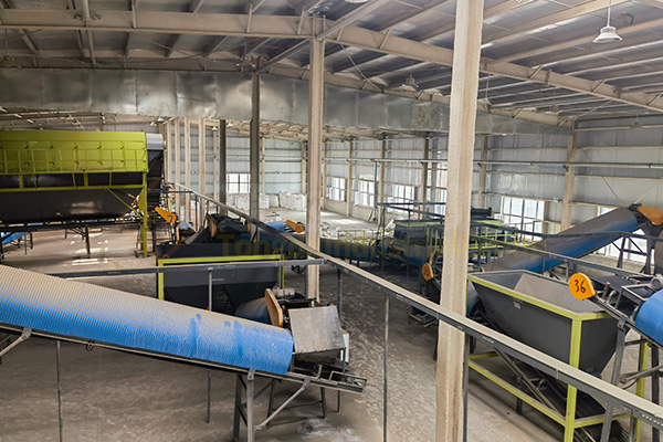 新疆十萬噸有機無機復混肥生產線發貨