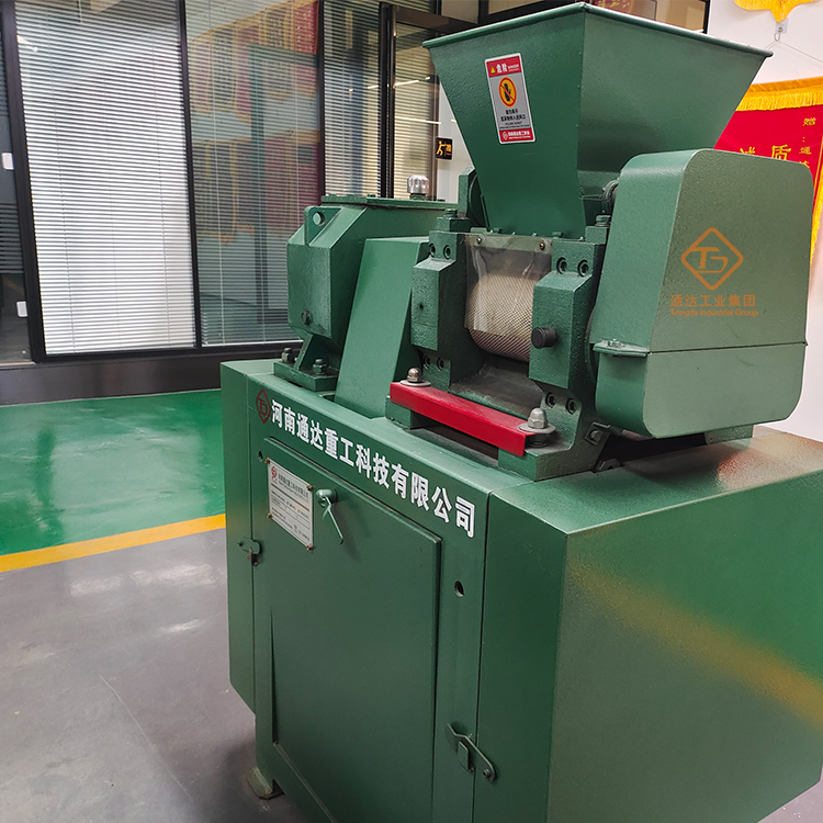 摻混肥用對輥造粒機(jī)好嗎?有哪些優(yōu)點(diǎn)?