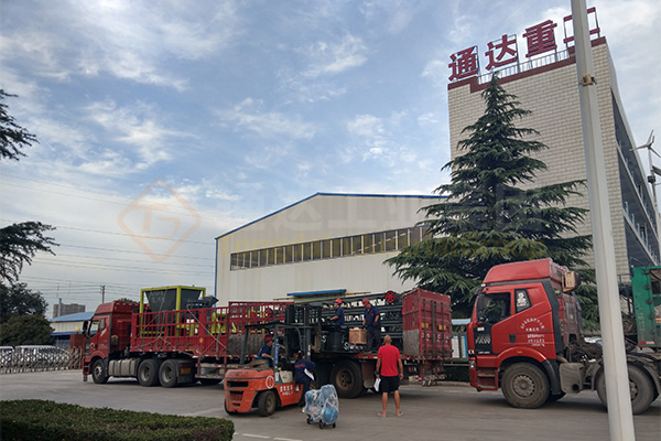 年產(chǎn)一萬(wàn)噸牛糞有機(jī)肥設(shè)備多少錢(qián)?全套牛糞有機(jī)肥機(jī)器有哪些?