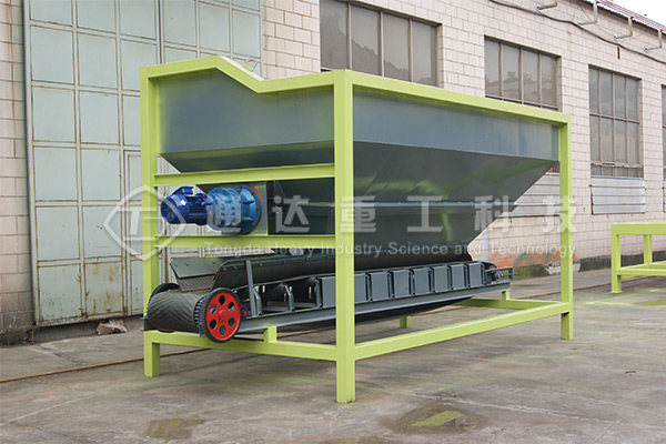 養雞場糞便制有機肥生產線，巧解環保難題