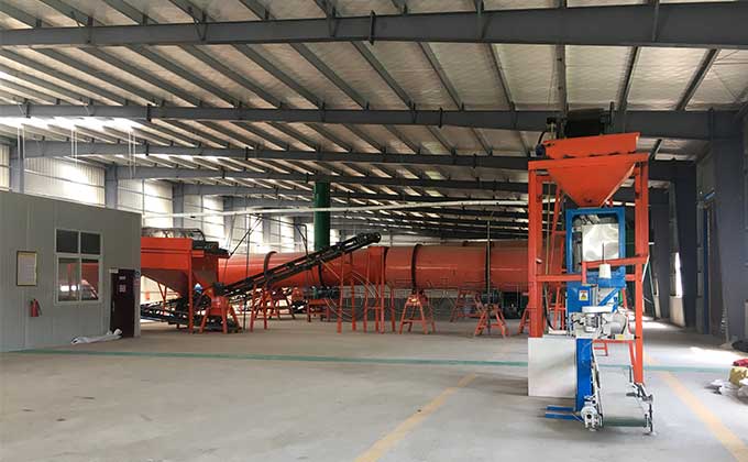 年產萬噸的雞糞有機肥生產線設備有哪些?多少錢一套?